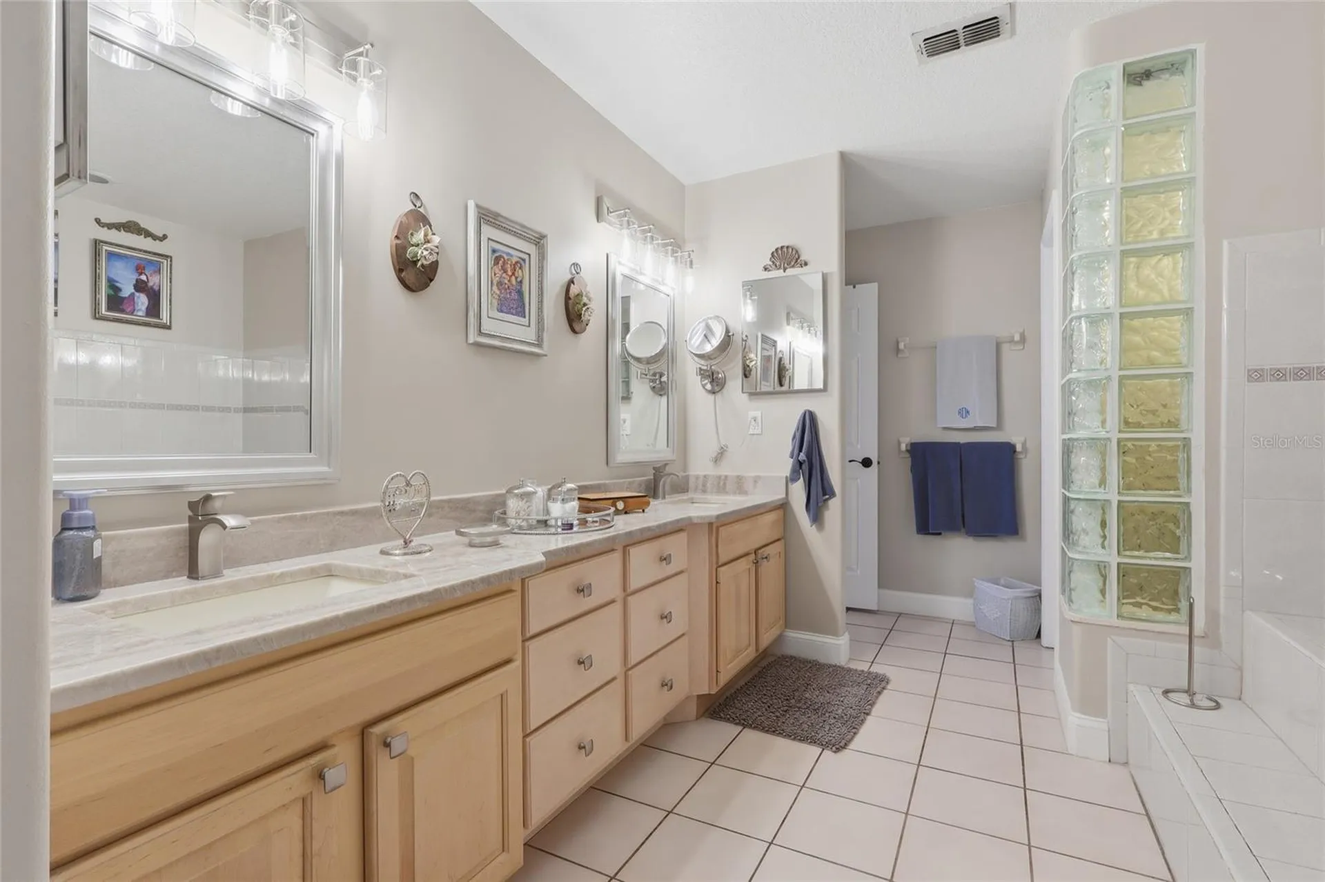 7201 Hodgewood Court Tampa FL 33614