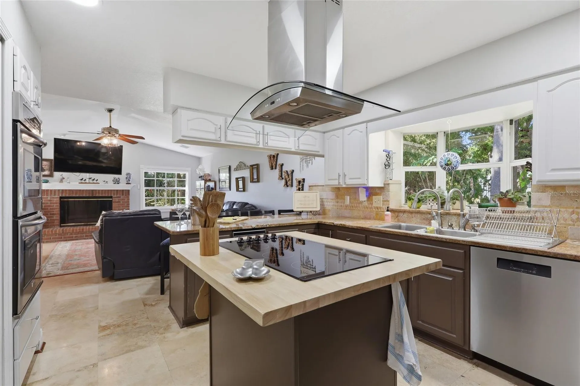 7201 Hodgewood Court Tampa FL 33614
