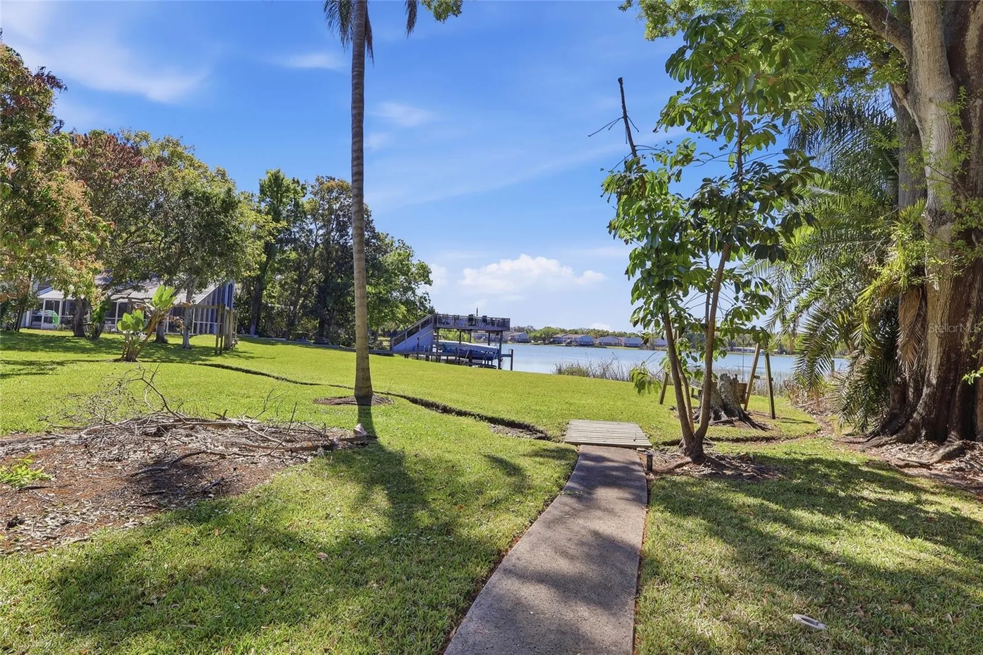 7201 Hodgewood Court Tampa FL 33614