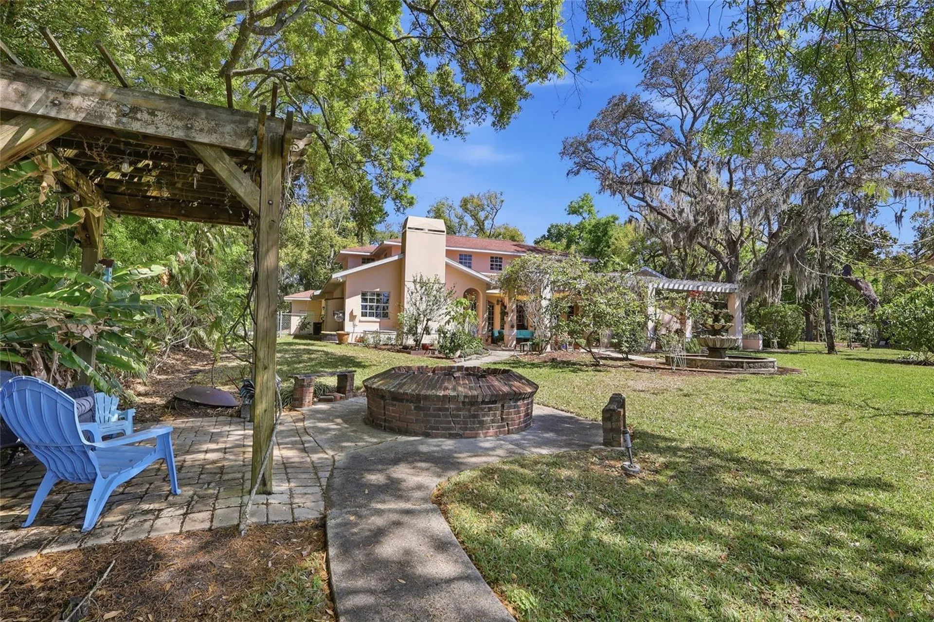7201 Hodgewood Court Tampa FL 33614