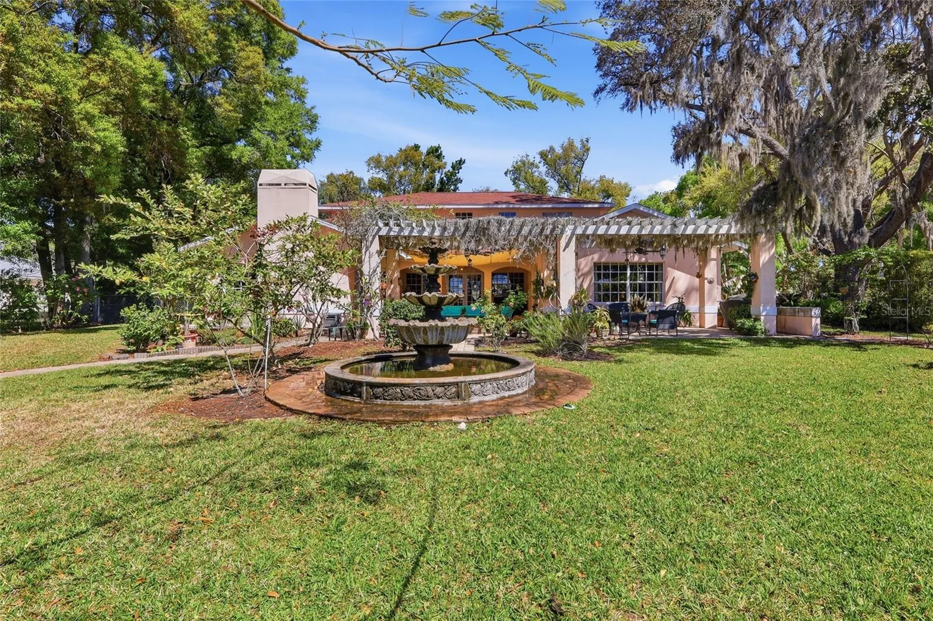 7201 Hodgewood Court Tampa FL 33614