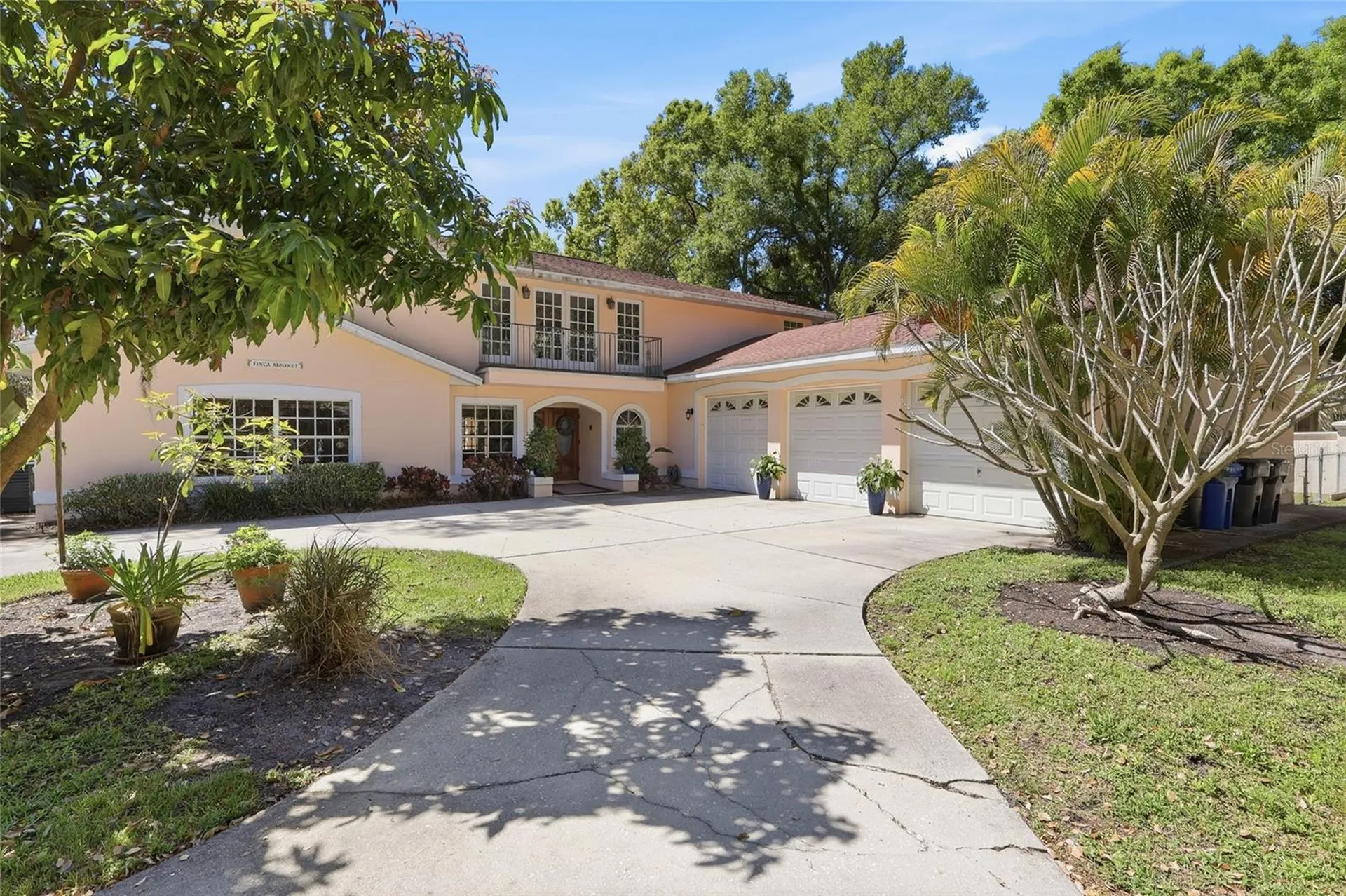 7201 Hodgewood Court Tampa FL 33614