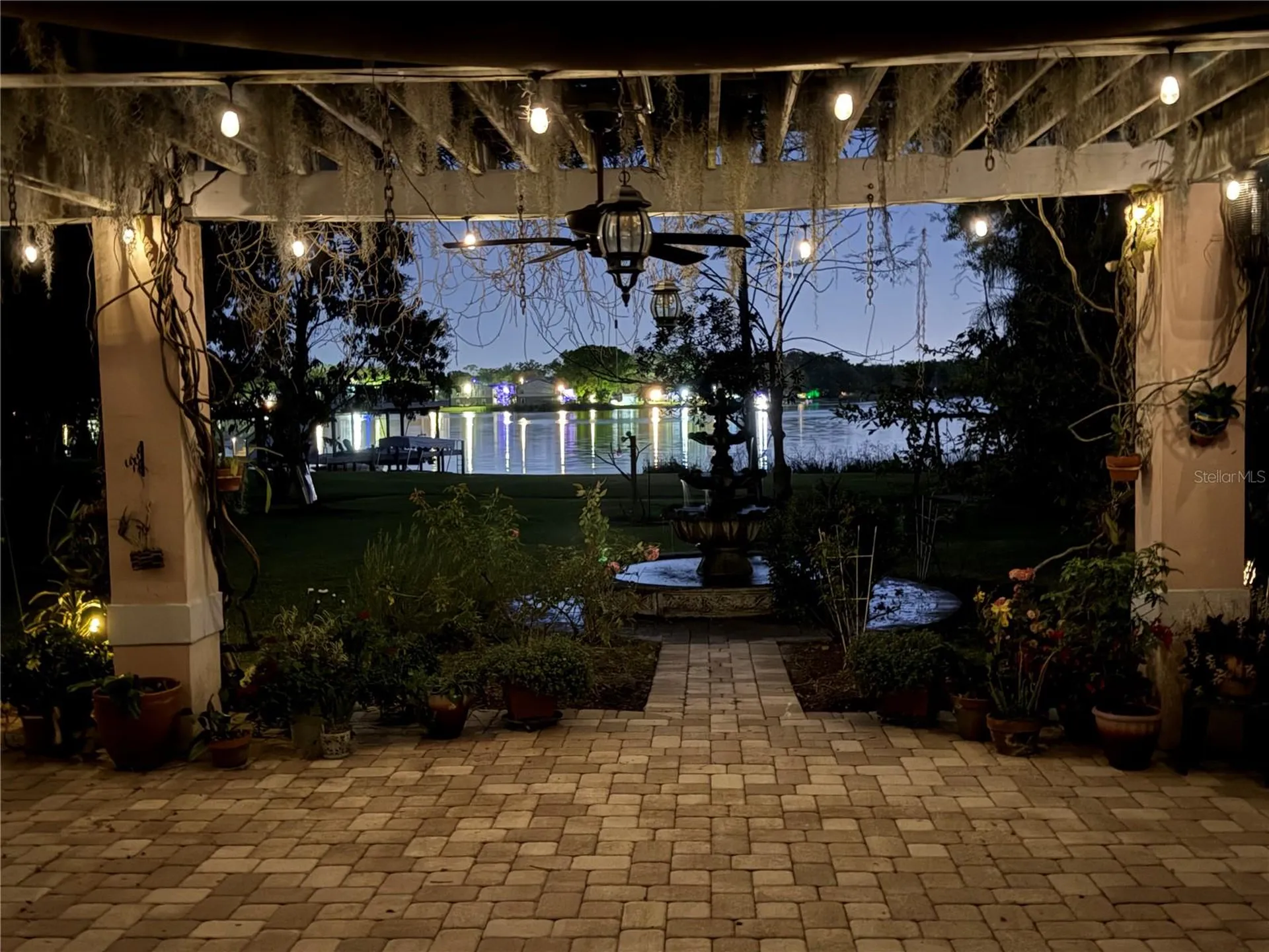 7201 Hodgewood Court Tampa FL 33614