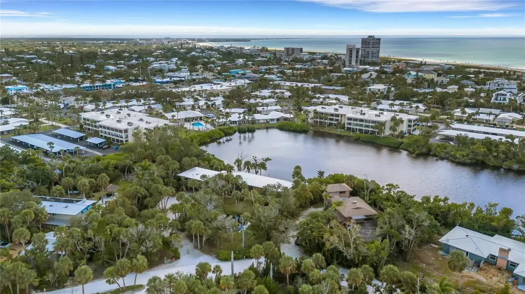 62 Sandy Hook Road S Sarasota FL 34242