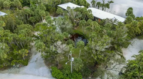 62 Sandy Hook Road S Sarasota FL 34242