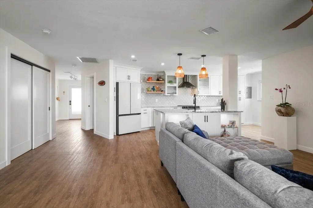 2505 Bay Boulevard Indian Rocks Beach FL 33785