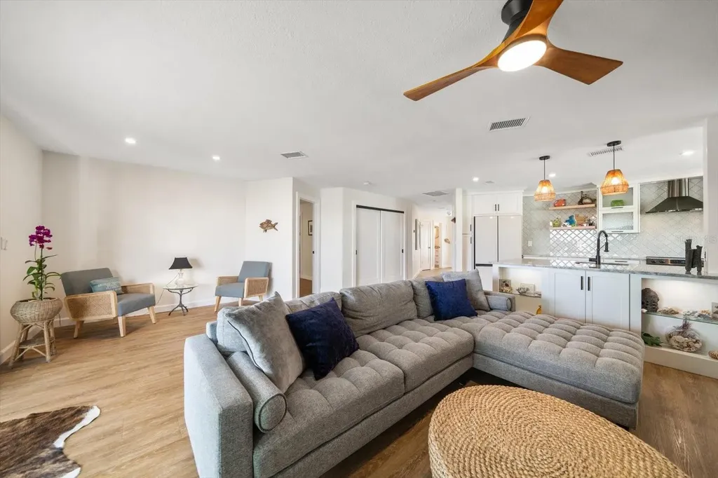 2505 Bay Boulevard Indian Rocks Beach FL 33785