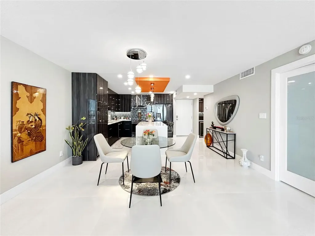 101 S Gulfstream Avenue Sarasota FL 34236