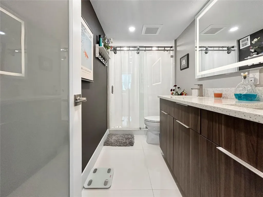 101 S Gulfstream Avenue Sarasota FL 34236