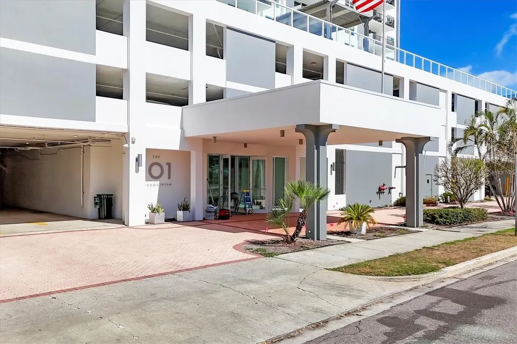 101 S Gulfstream Avenue Sarasota FL 34236