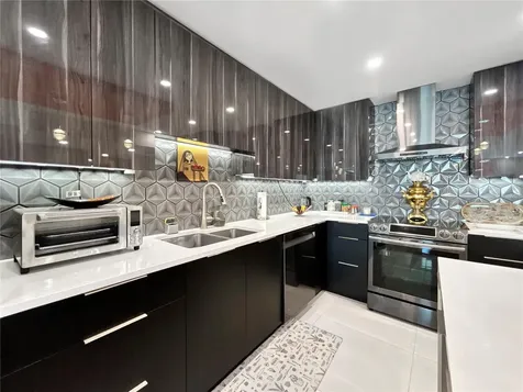 101 S Gulfstream Avenue Sarasota FL 34236