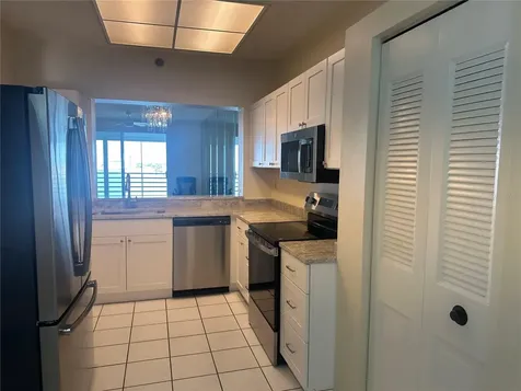 7932 Sailboat Key Boulevard S South Pasadena FL 33707