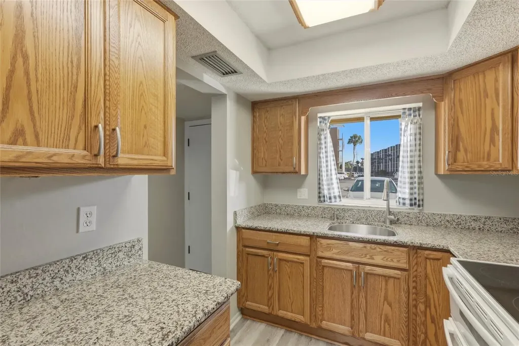 3531 Lake Bayshore Drive Bradenton FL 34205