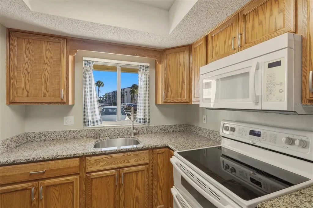 3531 Lake Bayshore Drive Bradenton FL 34205