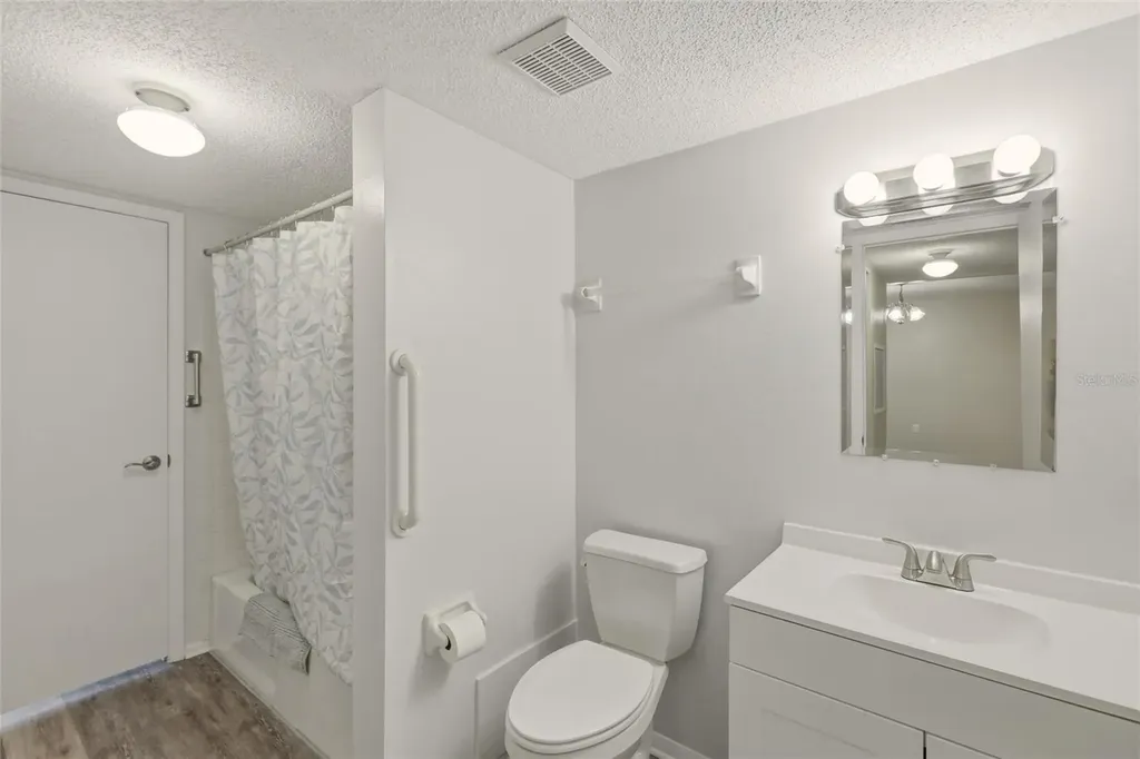 3531 Lake Bayshore Drive Bradenton FL 34205
