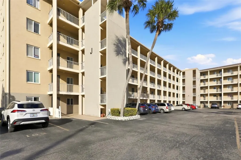 3531 Lake Bayshore Drive Bradenton FL 34205