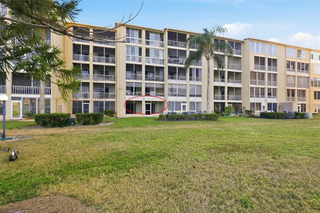 3531 Lake Bayshore Drive Bradenton FL 34205