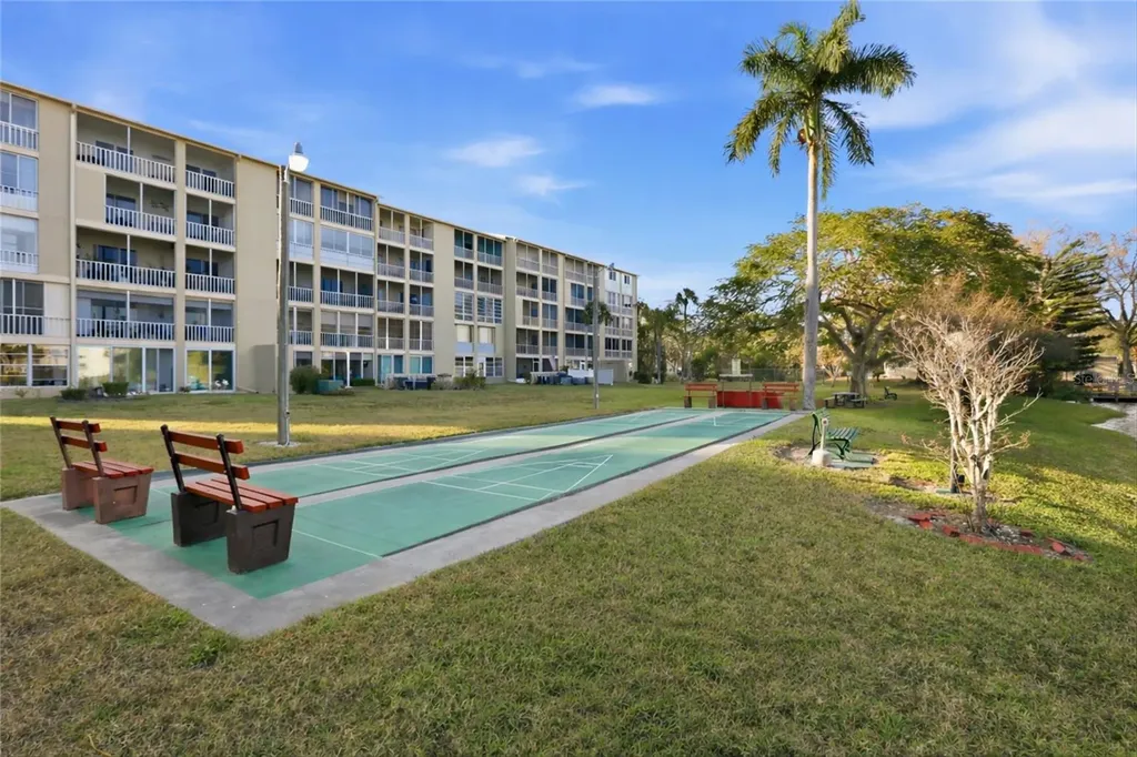 3531 Lake Bayshore Drive Bradenton FL 34205