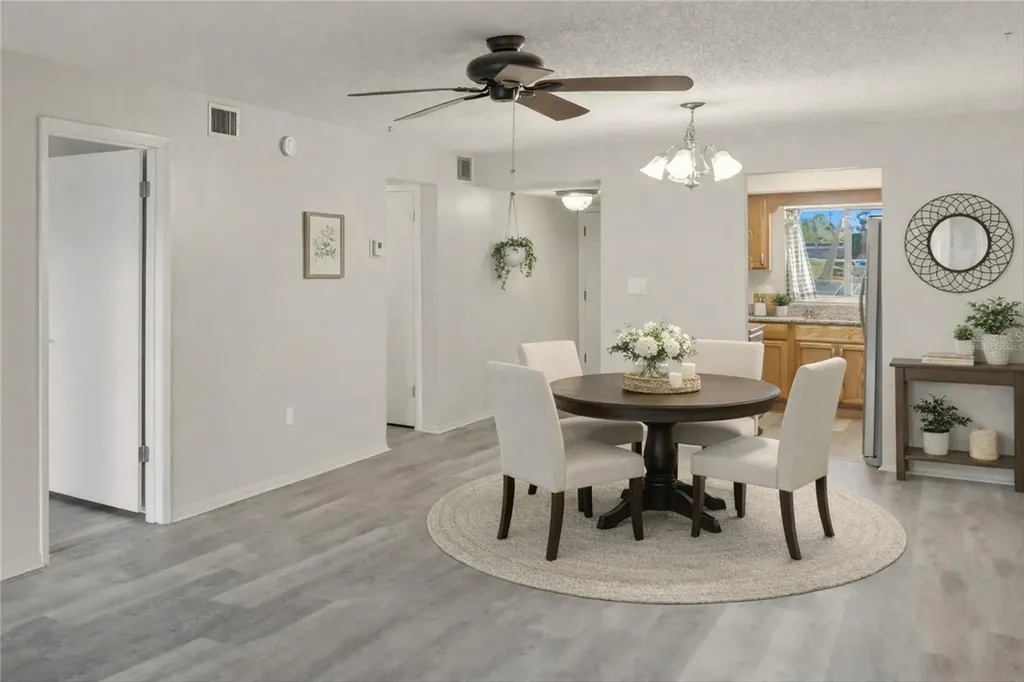 3531 Lake Bayshore Drive Bradenton FL 34205