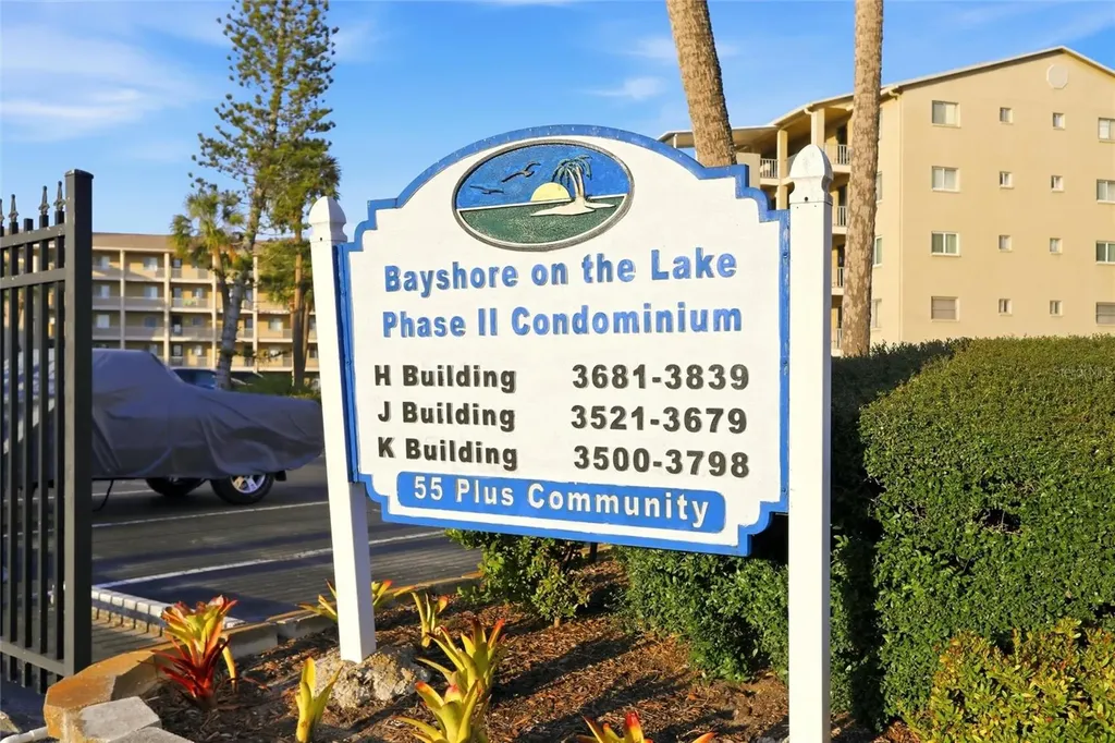3531 Lake Bayshore Drive Bradenton FL 34205