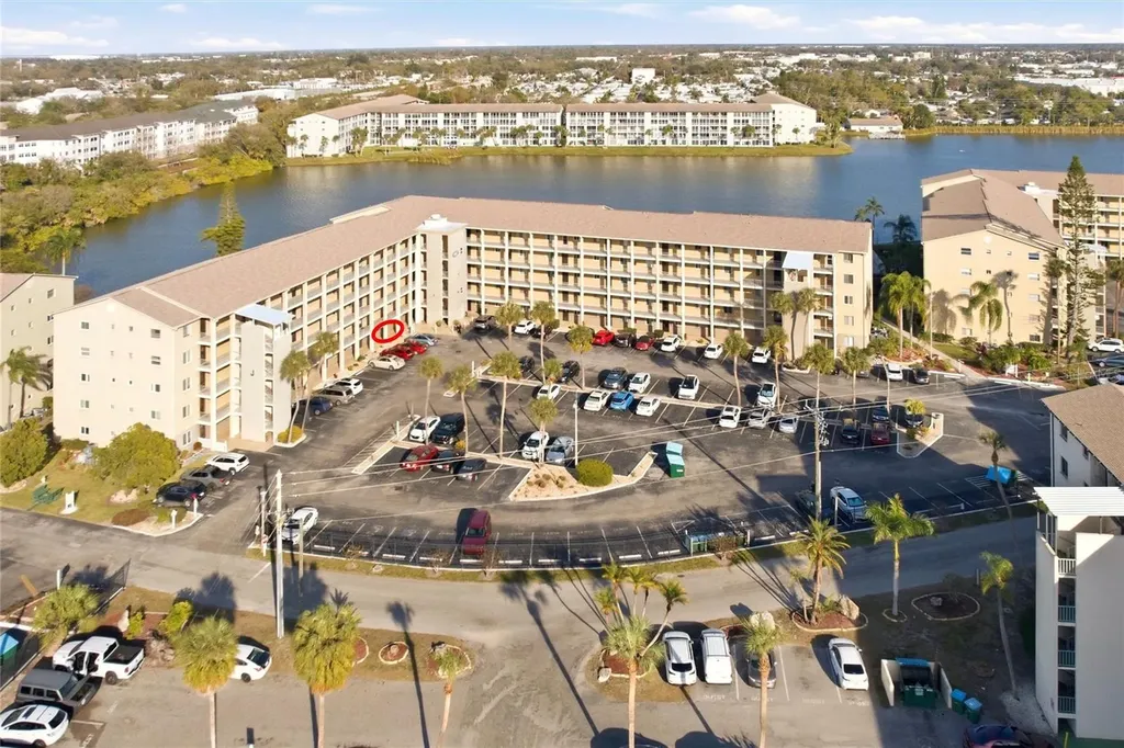 3531 Lake Bayshore Drive Bradenton FL 34205