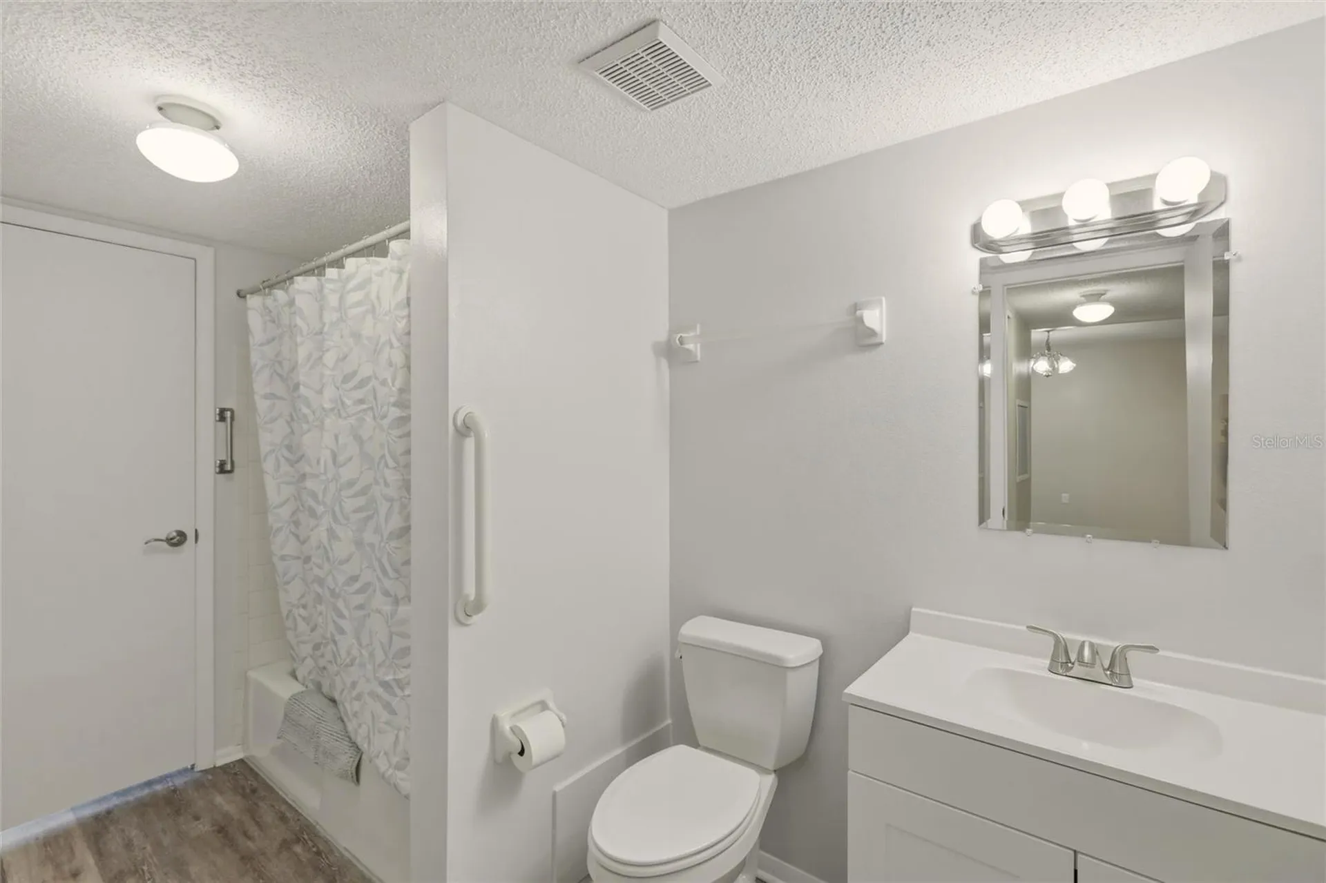 3531 Lake Bayshore Drive Bradenton FL 34205