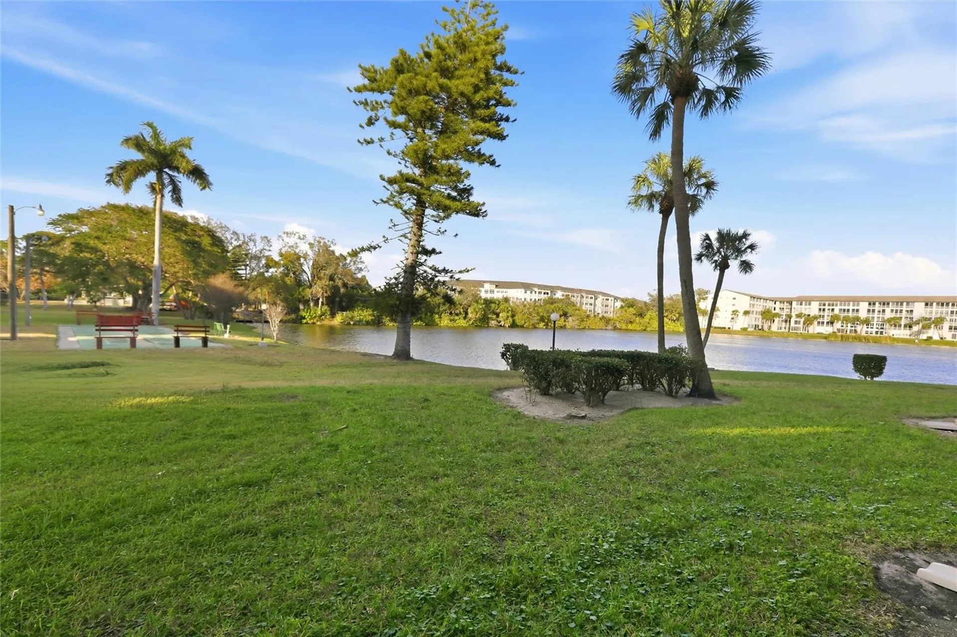 3531 Lake Bayshore Drive Bradenton FL 34205