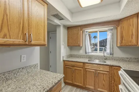 3531 Lake Bayshore Drive Bradenton FL 34205