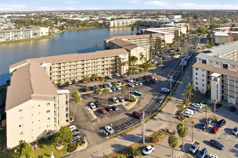 3531 Lake Bayshore Drive Bradenton FL 34205