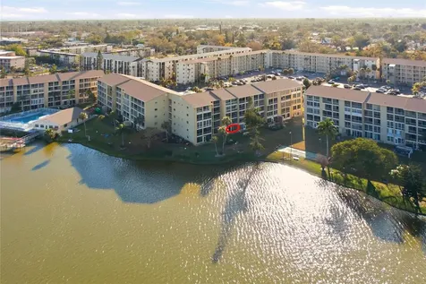 3531 Lake Bayshore Drive Bradenton FL 34205