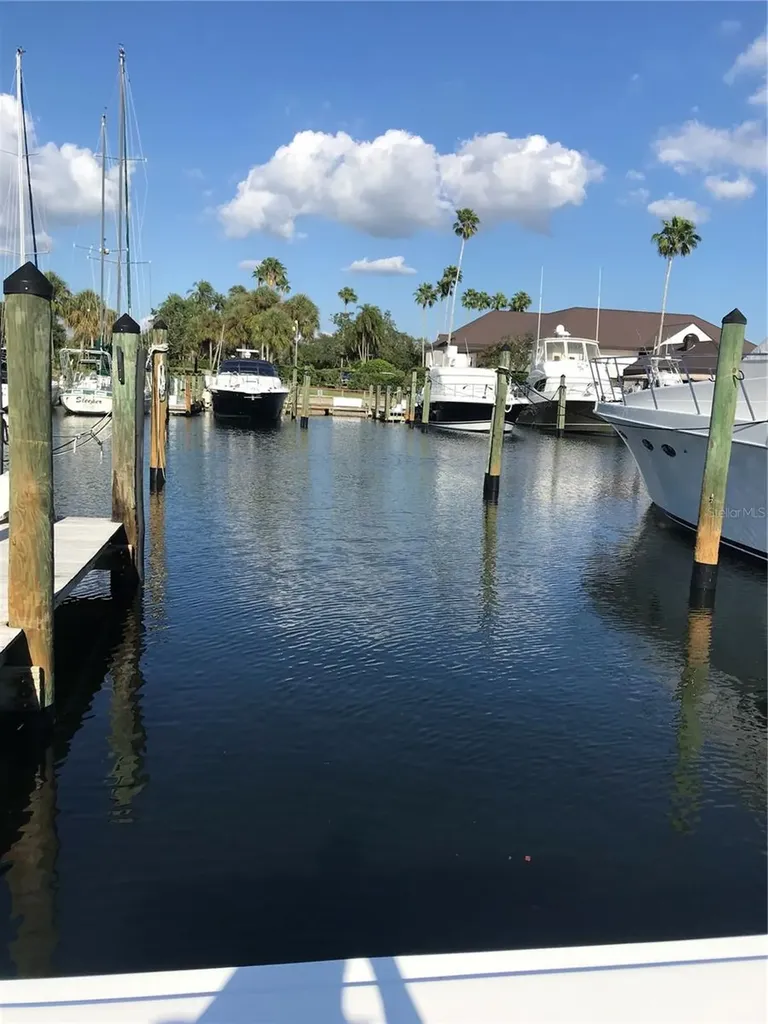 6300 Pasadena Point Boulevard Gulfport FL 33707