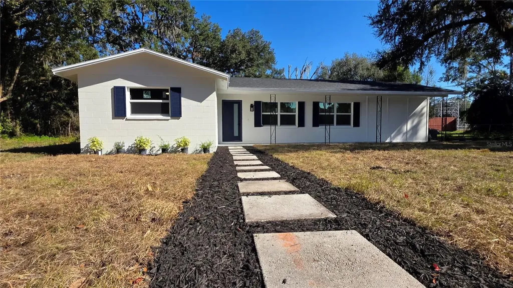 14646 15th Street Dade City FL 33523