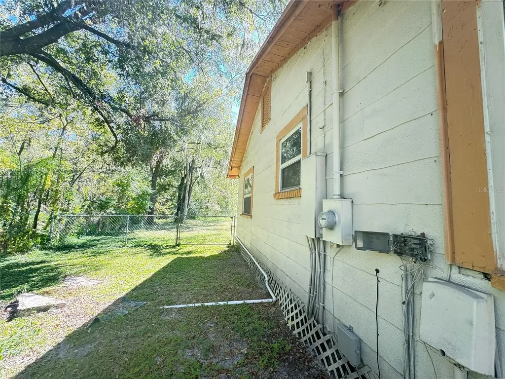 809 E Alsobrook Street Plant City FL 33563