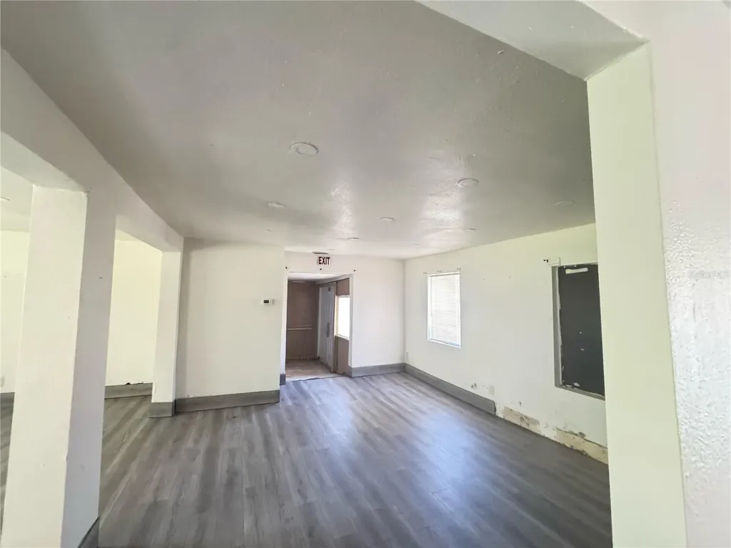 809 E Alsobrook Street Plant City FL 33563