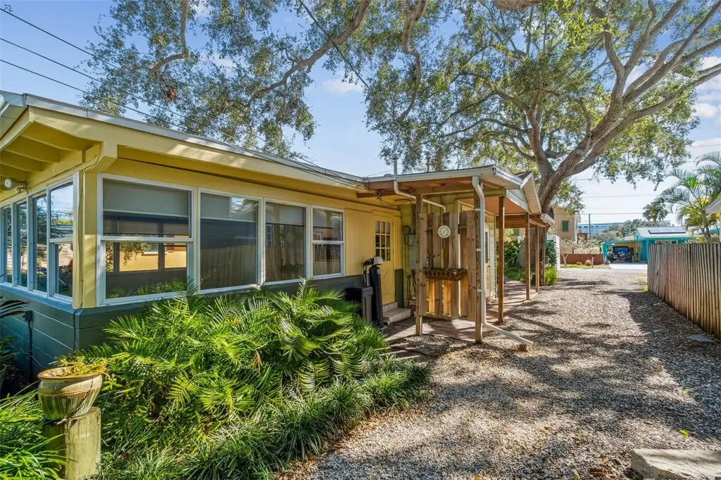 5819 27th Avenue S Gulfport FL 33707