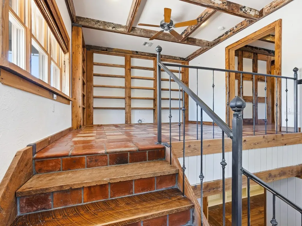 41 S Adams Drive Sarasota FL 34236