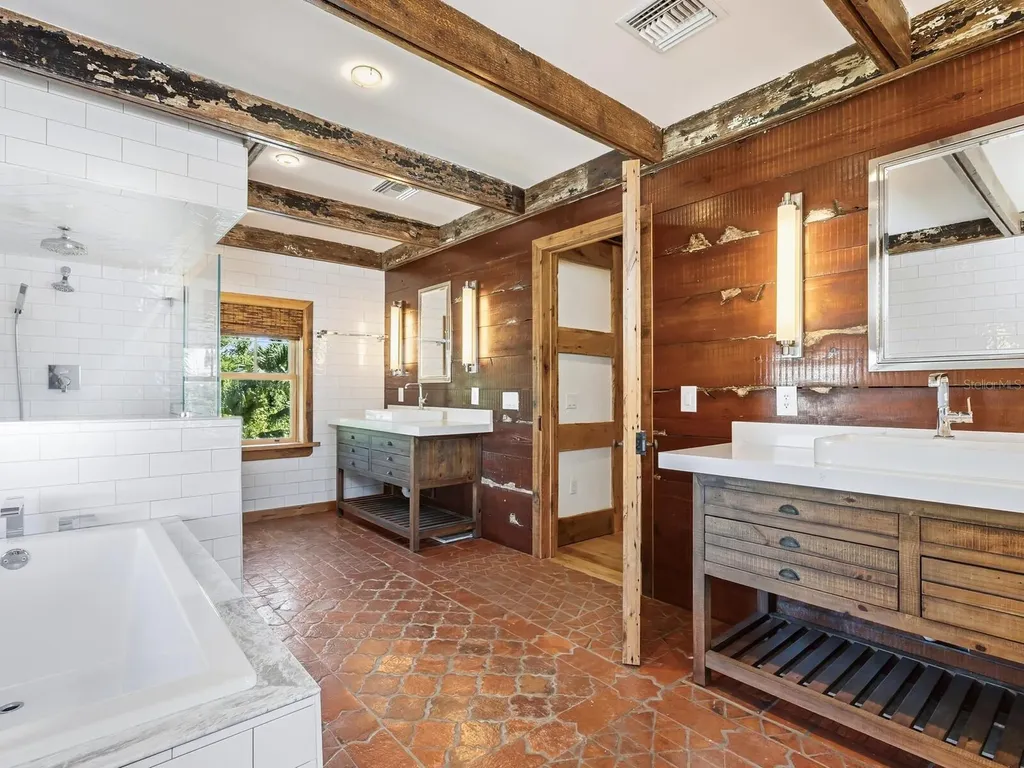 41 S Adams Drive Sarasota FL 34236