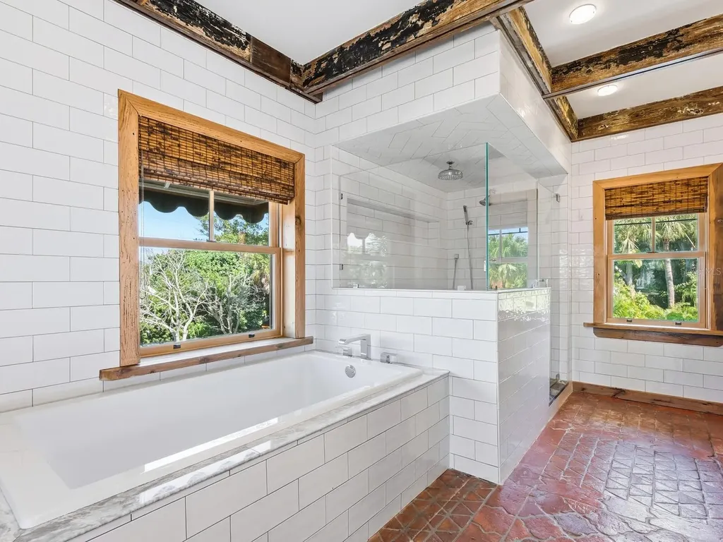 41 S Adams Drive Sarasota FL 34236