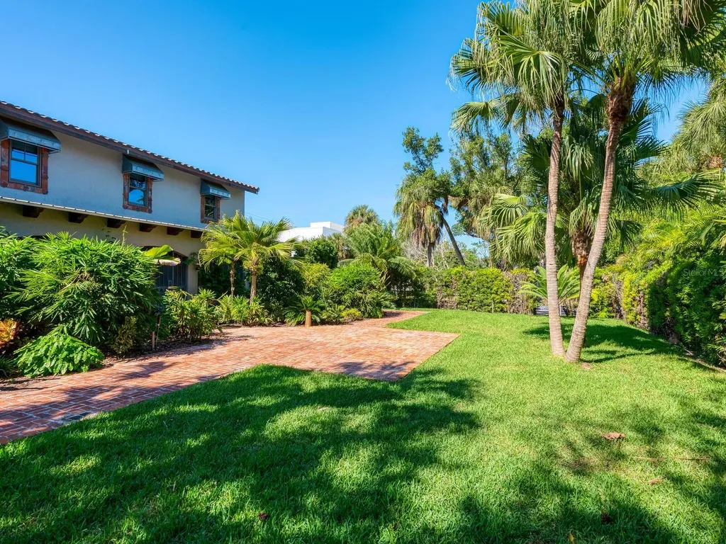 41 S Adams Drive Sarasota FL 34236