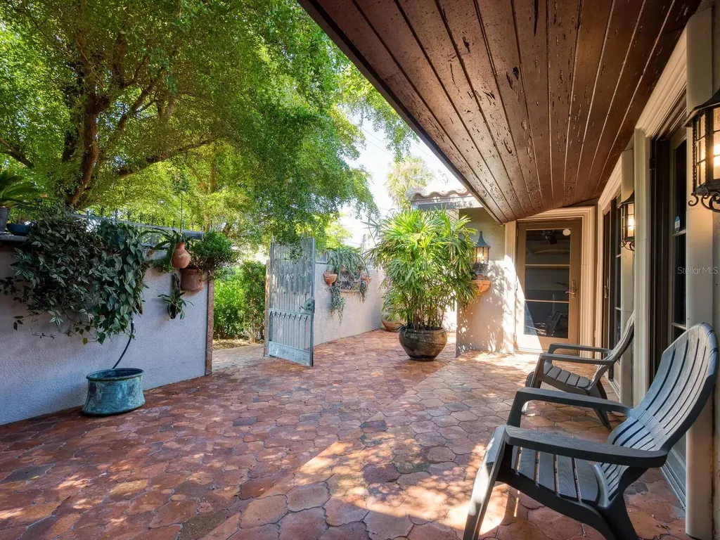 41 S Adams Drive Sarasota FL 34236