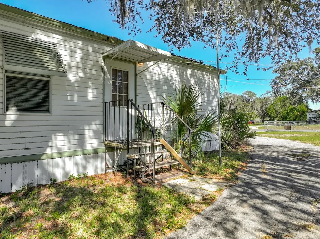 35819 S Shelley Drive Leesburg FL 34788