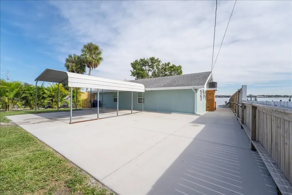 5021 Us Highway 301 N Ellenton FL 34222