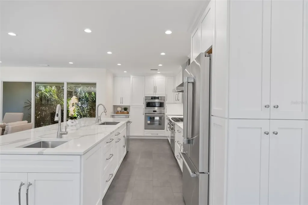 5173 Horseshoe Place St Petersburg FL 33703