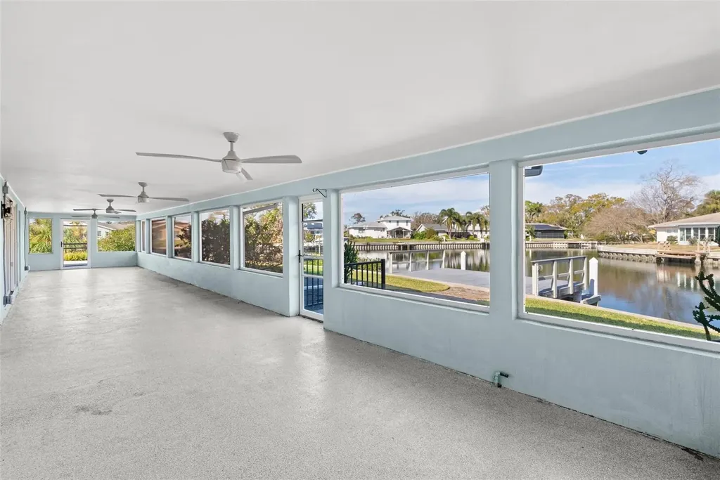 5173 Horseshoe Place St Petersburg FL 33703