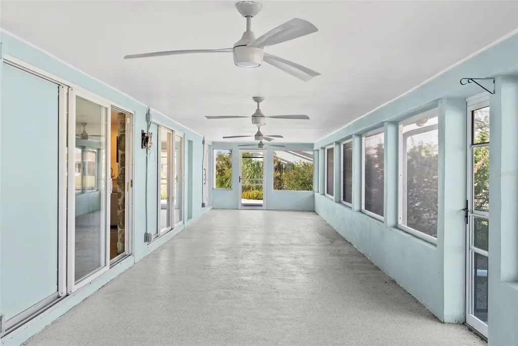 5173 Horseshoe Place St Petersburg FL 33703