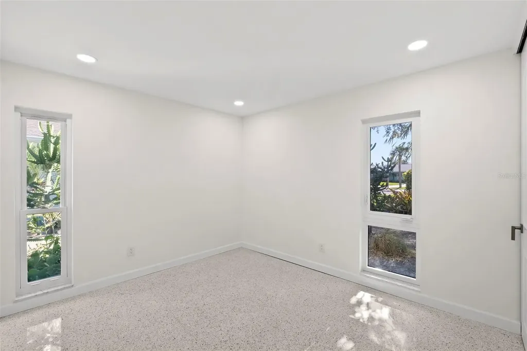 5173 Horseshoe Place St Petersburg FL 33703