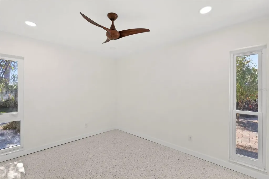 5173 Horseshoe Place St Petersburg FL 33703