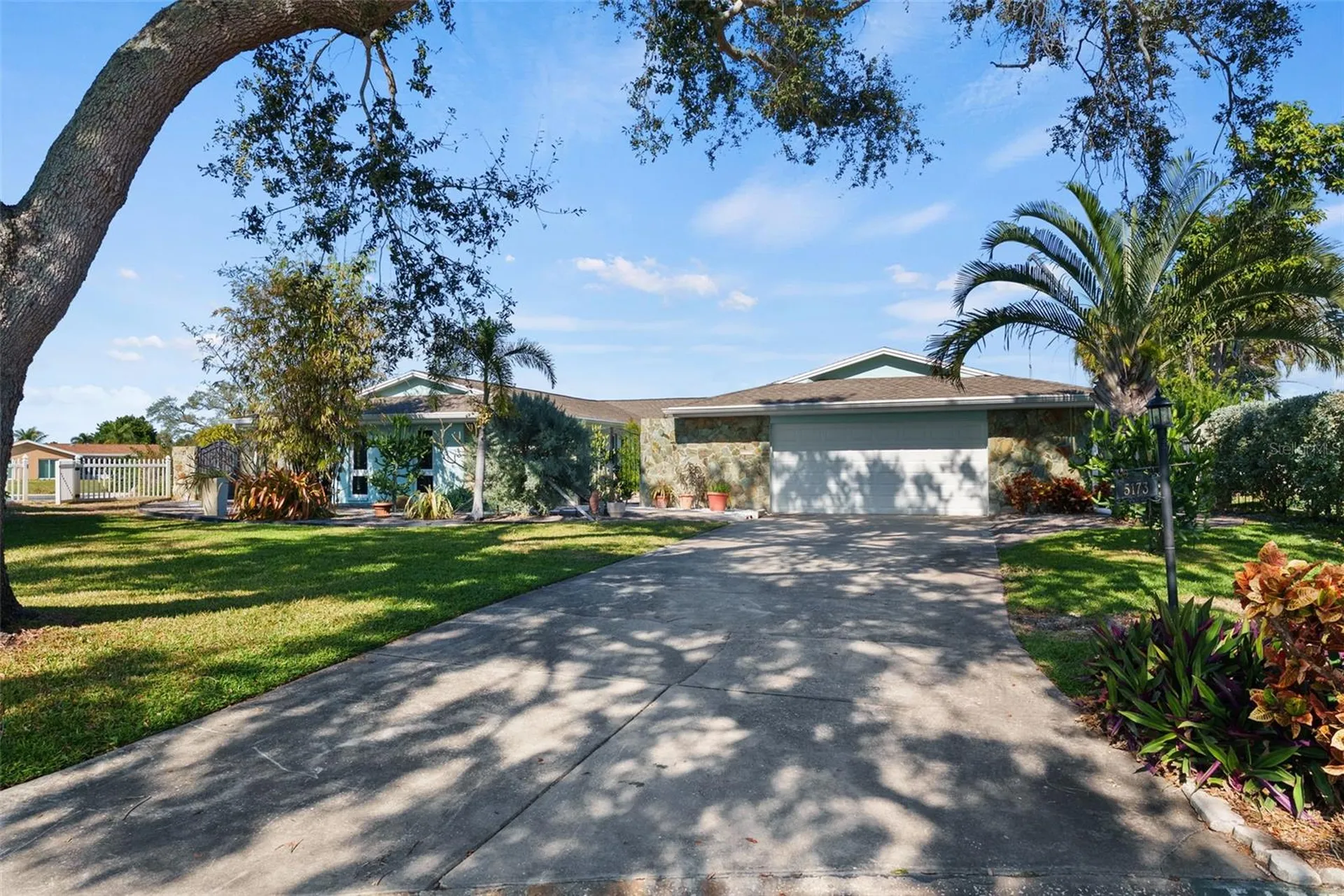 5173 Horseshoe Place St Petersburg FL 33703