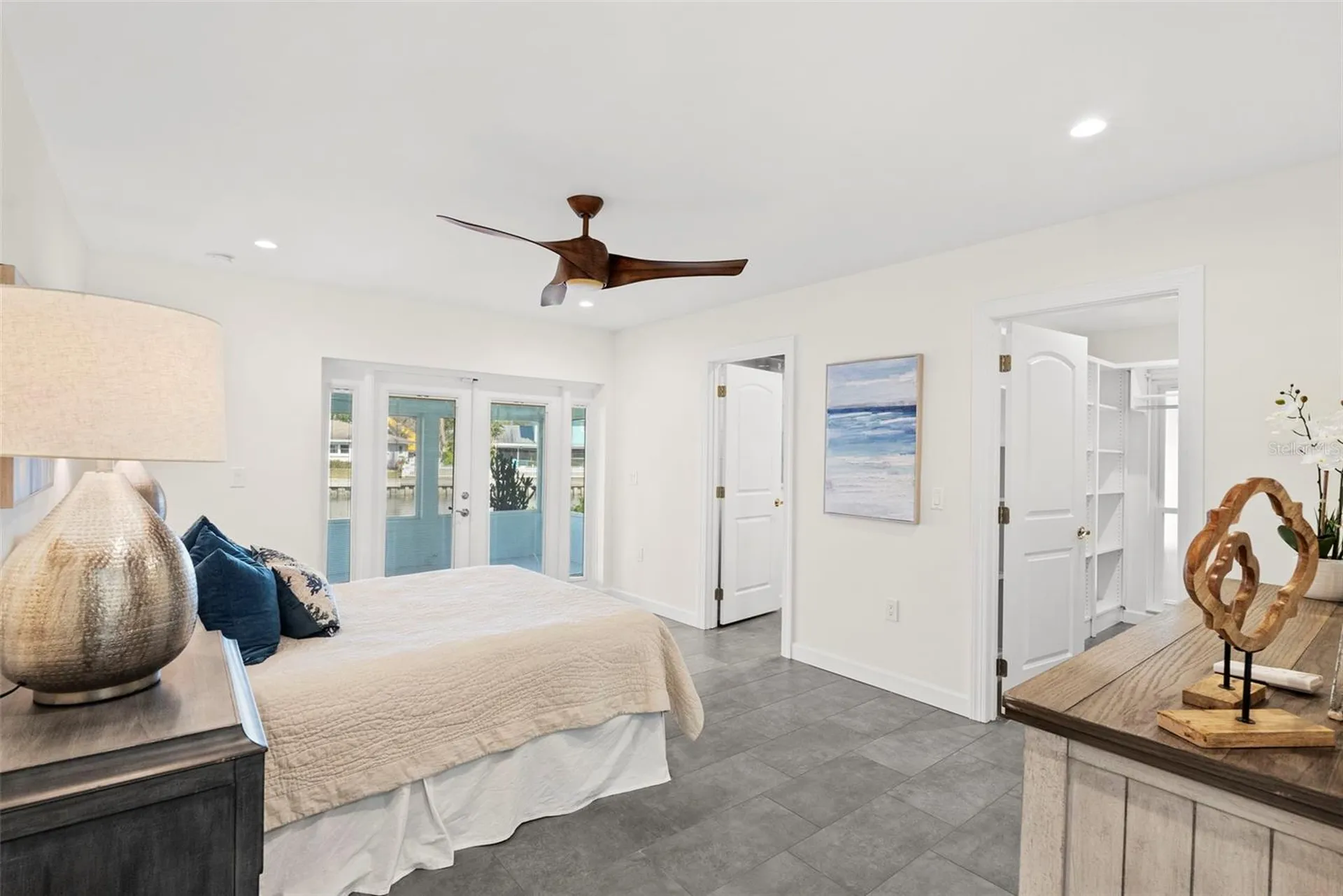 5173 Horseshoe Place St Petersburg FL 33703