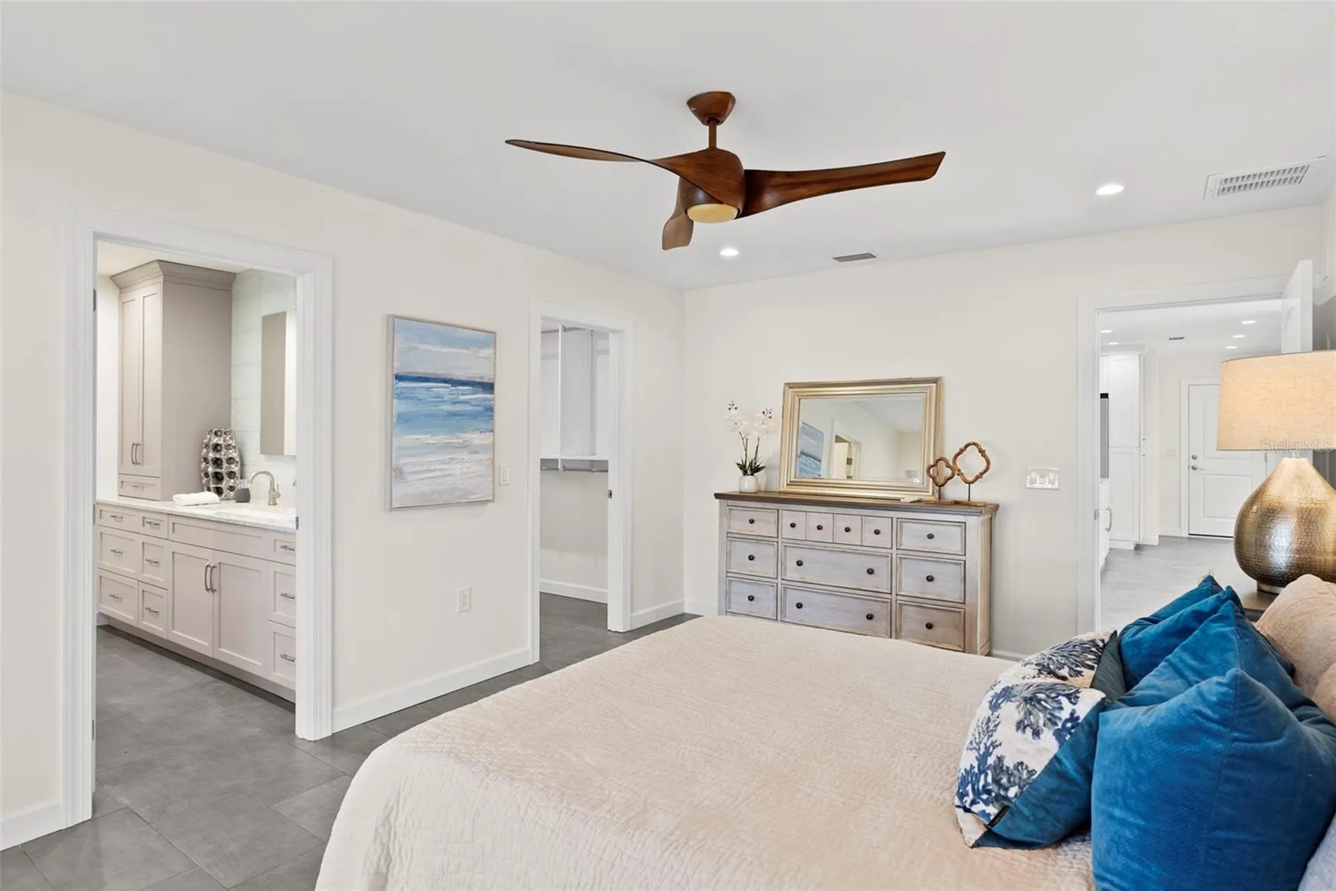 5173 Horseshoe Place St Petersburg FL 33703